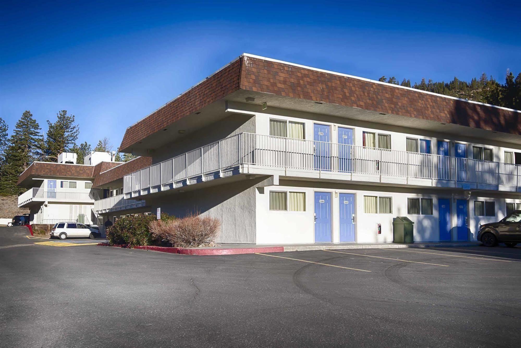 6-mammoth Lakes, Ca Hotel